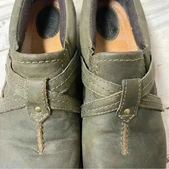 Clarks Womens Ideo Chilly Loafer Shoes Green Low Top Leather Slip Ons 9N - Picture 6 of 9